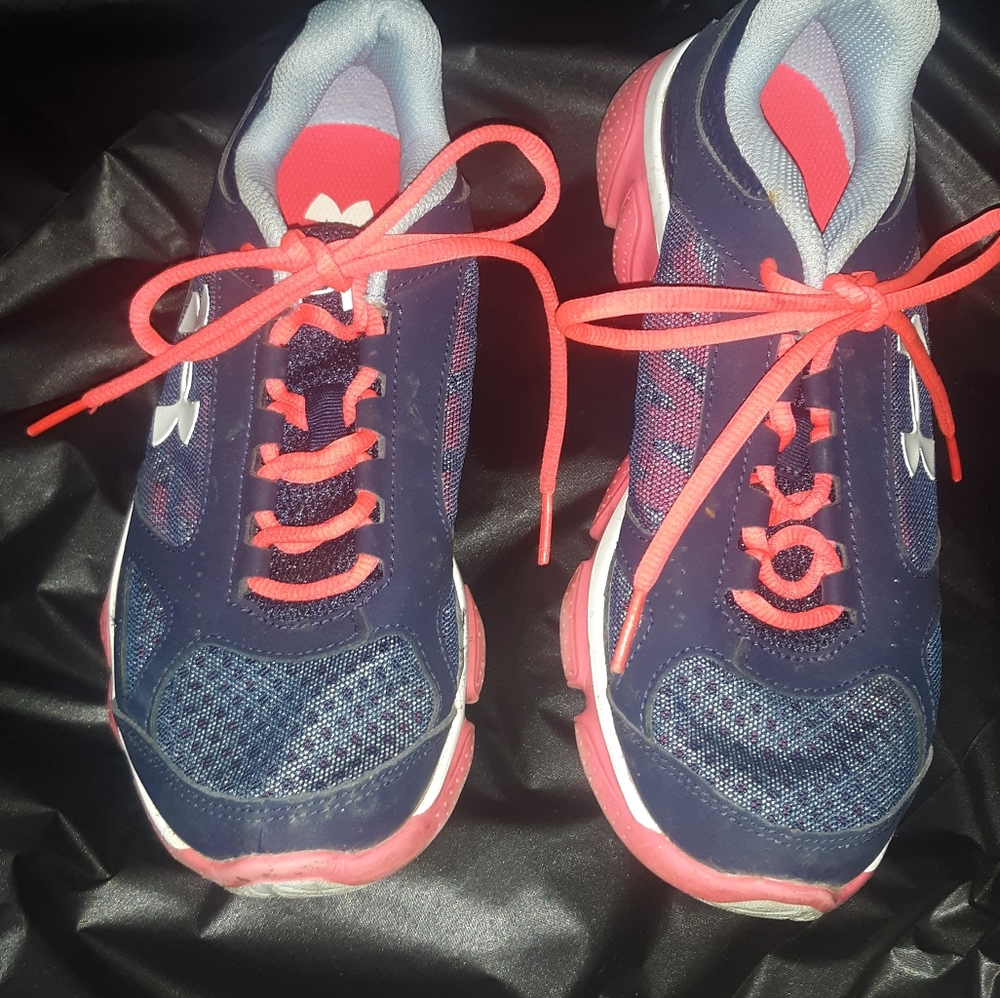 Under Armor Performance Sneakers - image 2